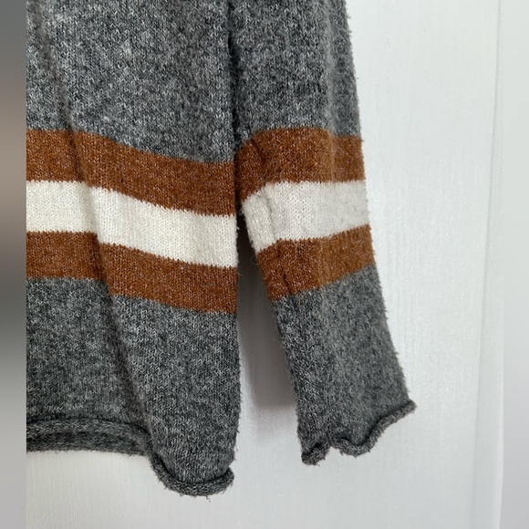 Stitch Fix Pinque Long Sleeve Grey, Rust, and Cream Sweater Size Small - Picture 5 of 7